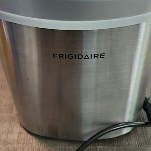 Fridigaire 26lb Stainless Steel Ice  Maker For Parts